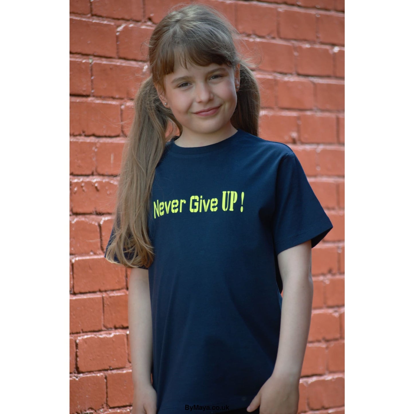 Never Give Up! Girls T-shirt - Boys T-shirt